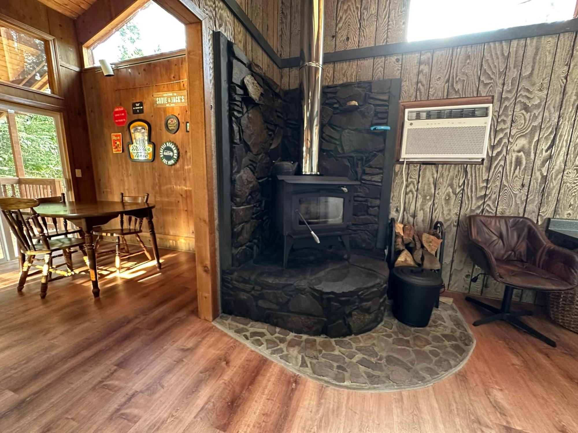 The Cabin In แพ็ควูด ภายนอก รูปภาพ